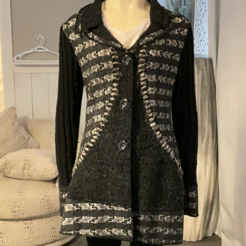 Frank Lyman cardigan